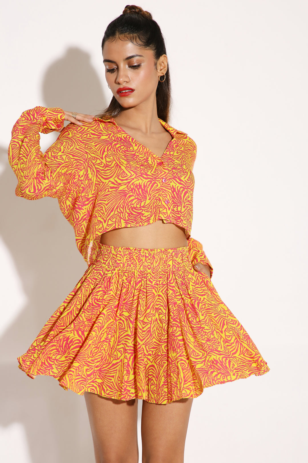 Crinkle Little Star - Flared Shorts-Shorts - Monokrom