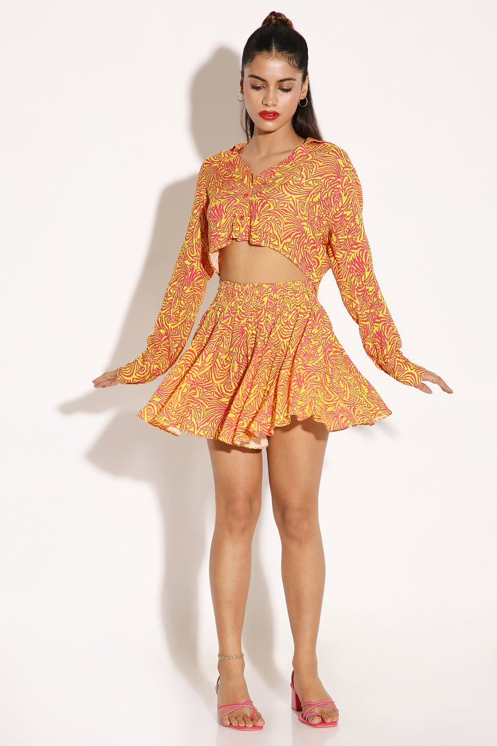 Crinkle Little Star - Flared Shorts-Shorts - Monokrom