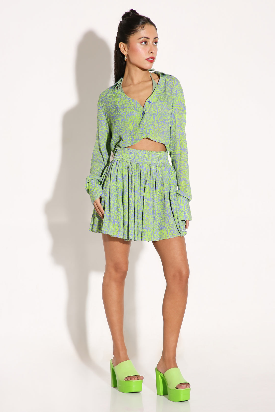 Crop It Like It's Hot - Crop Shirt-Crop Top - Monokrom