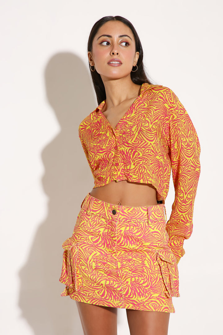 Crop It Like It's Hot - Crop Shirt-Crop Top - Monokrom