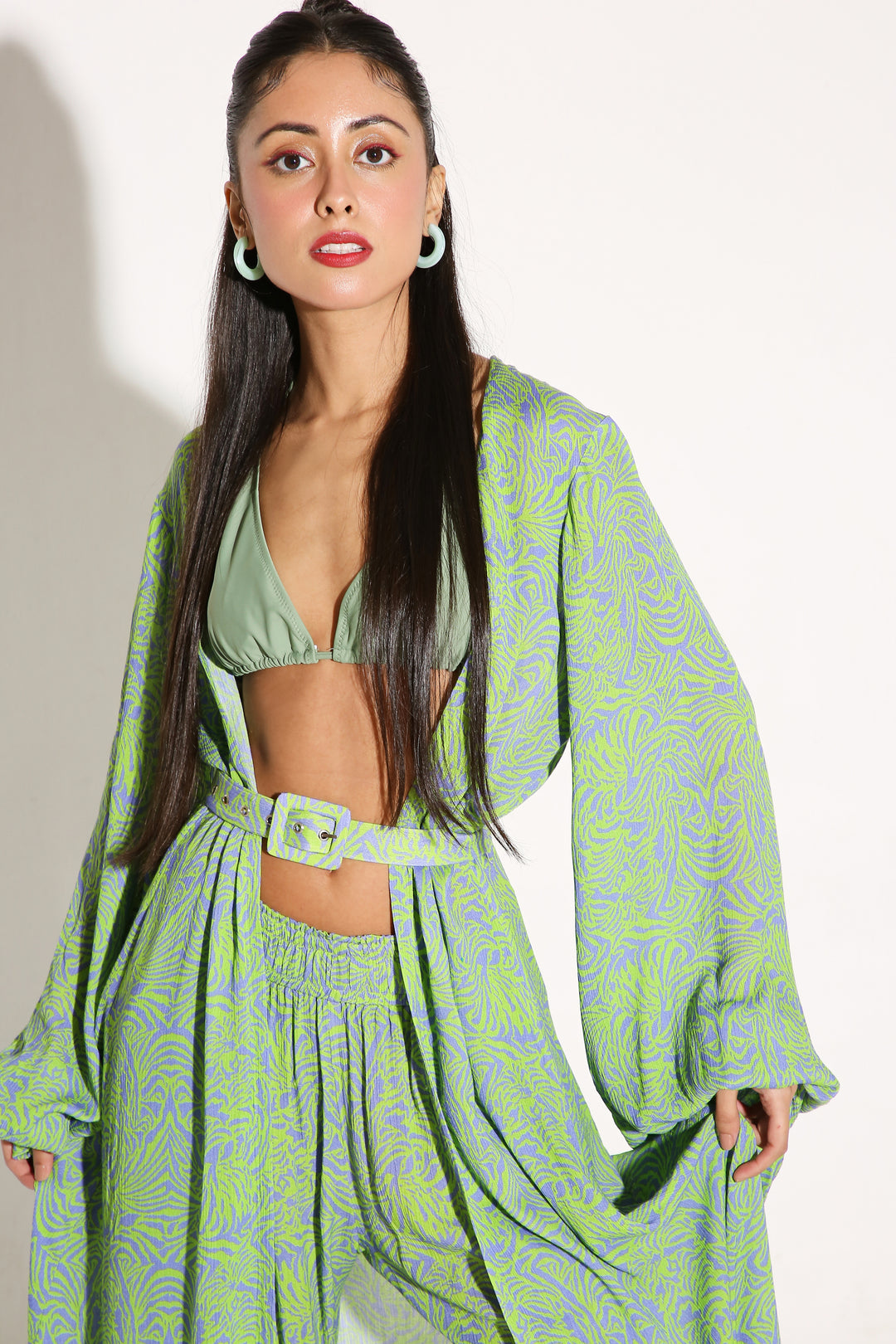 Main Character - Cape Overlay-Kaftan - Monokrom