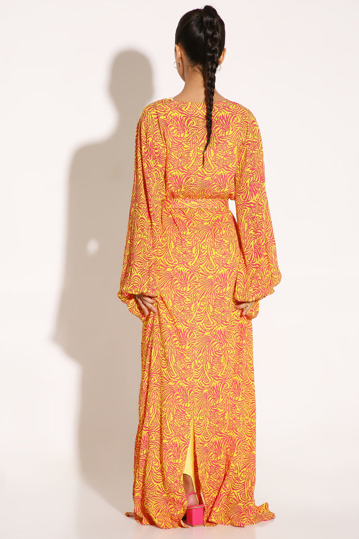 Main Character - Cape Overlay-Kaftan - Monokrom