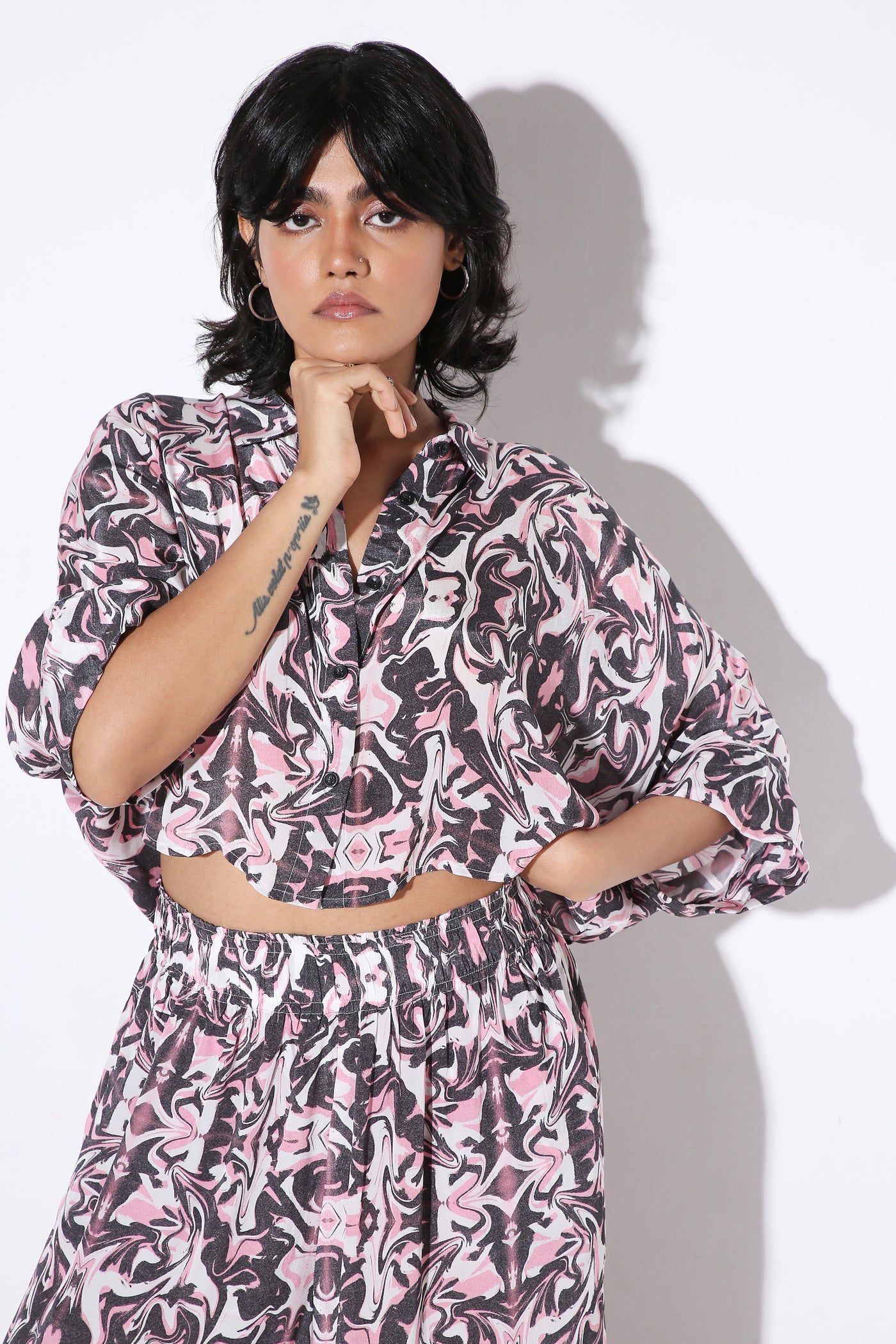 Relaxed Fit Cropped Shirt - Print-Shirt - Monokrom