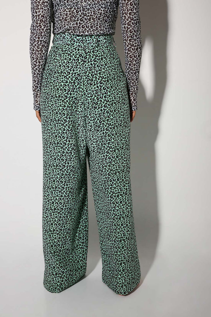 Legs for Days - Wide Legged Pants - Print-trousers - Monokrom