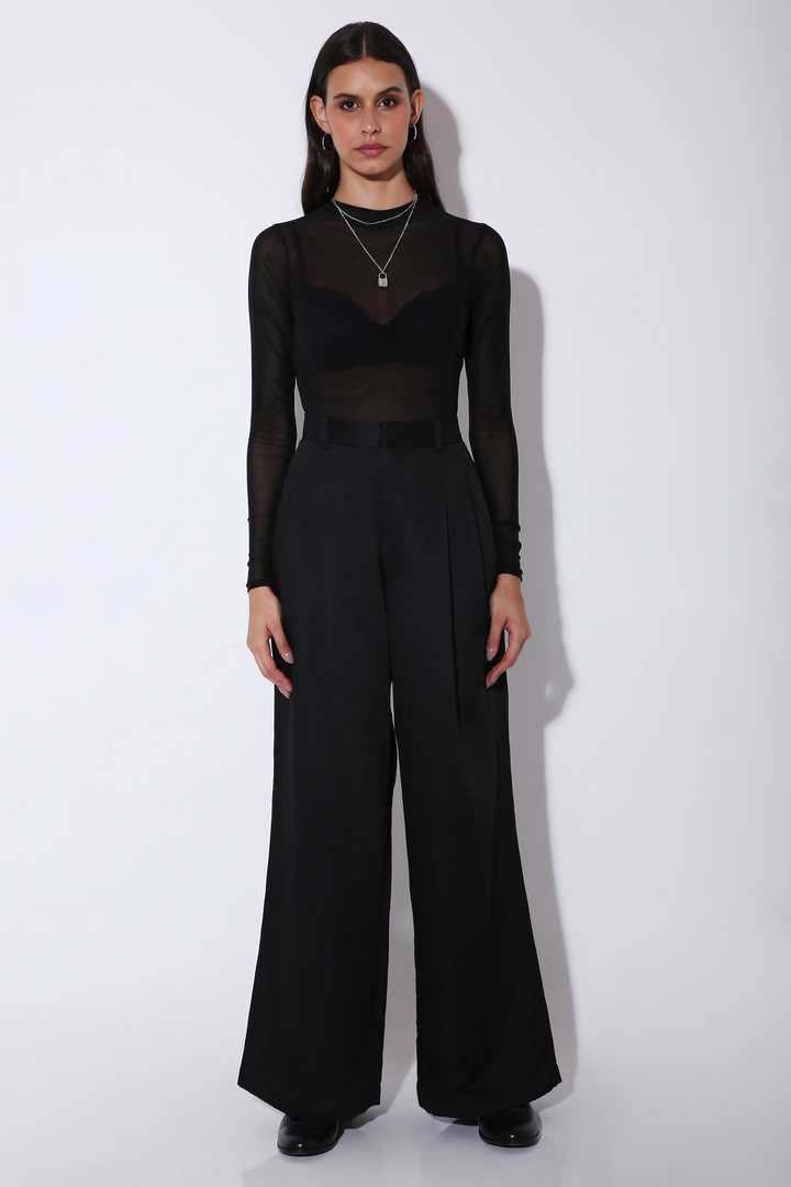 Legs for Days - Wide Legged Pants - Solid-trousers - Monokrom