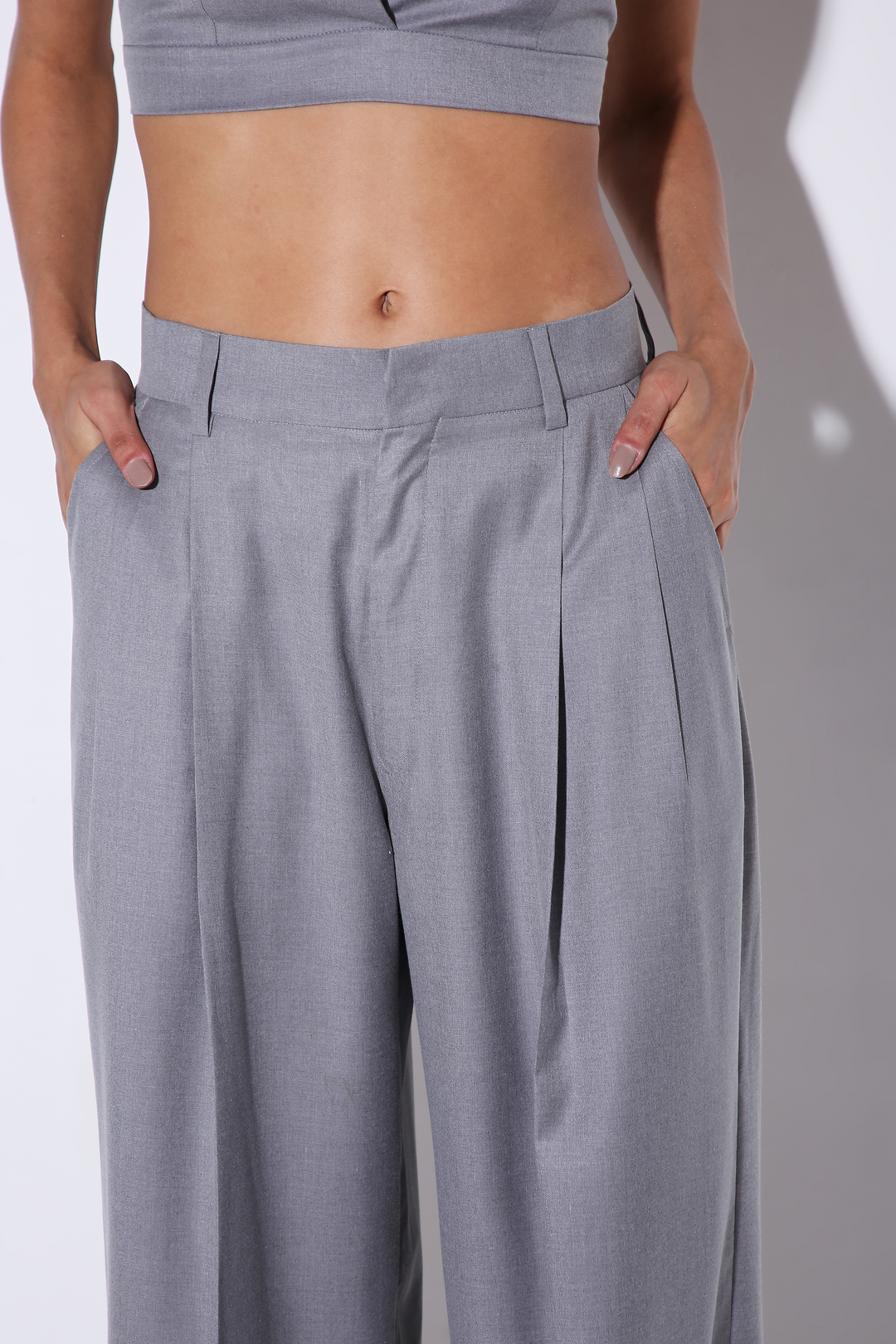 Legs for Days - Wide Legged Pants - Solid-trousers - Monokrom