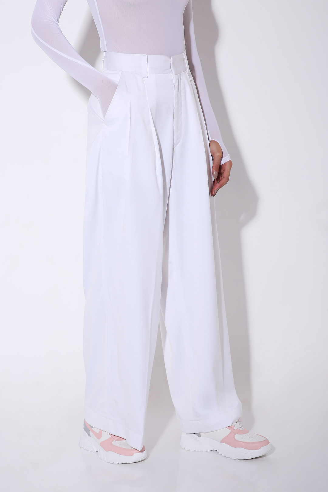 Legs for Days - Wide Legged Pants - Solid-trousers - Monokrom