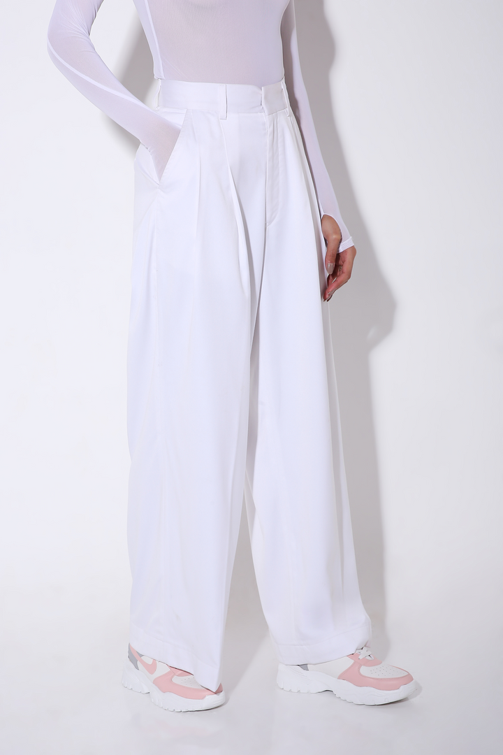 Legs for Days - Wide Legged Pants - Solid-trousers - Monokrom