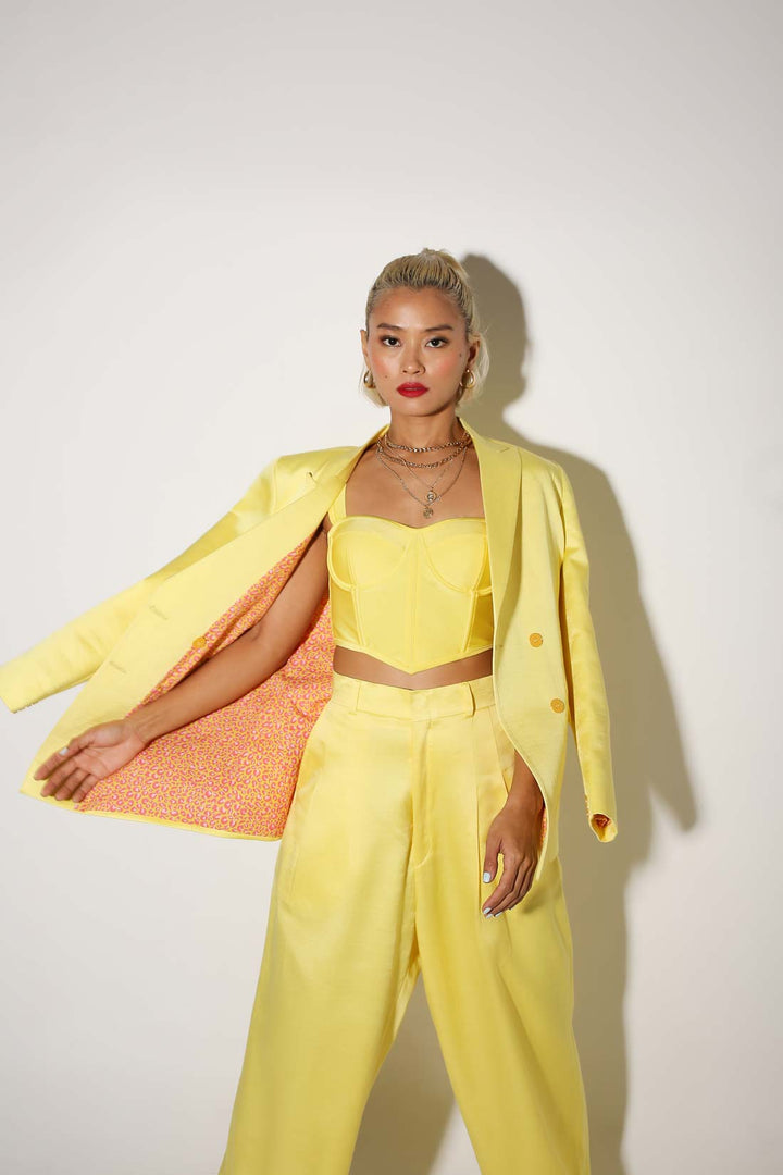 Legs for Days - Wide Legged Pants - Solid-trousers - Monokrom